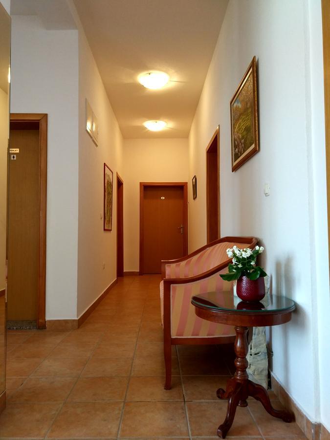 Guest House Regina Mundi Меджугорье Экстерьер фото
